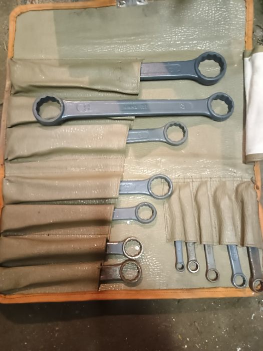 Stare oczkowe klucze wojskowe RWKe