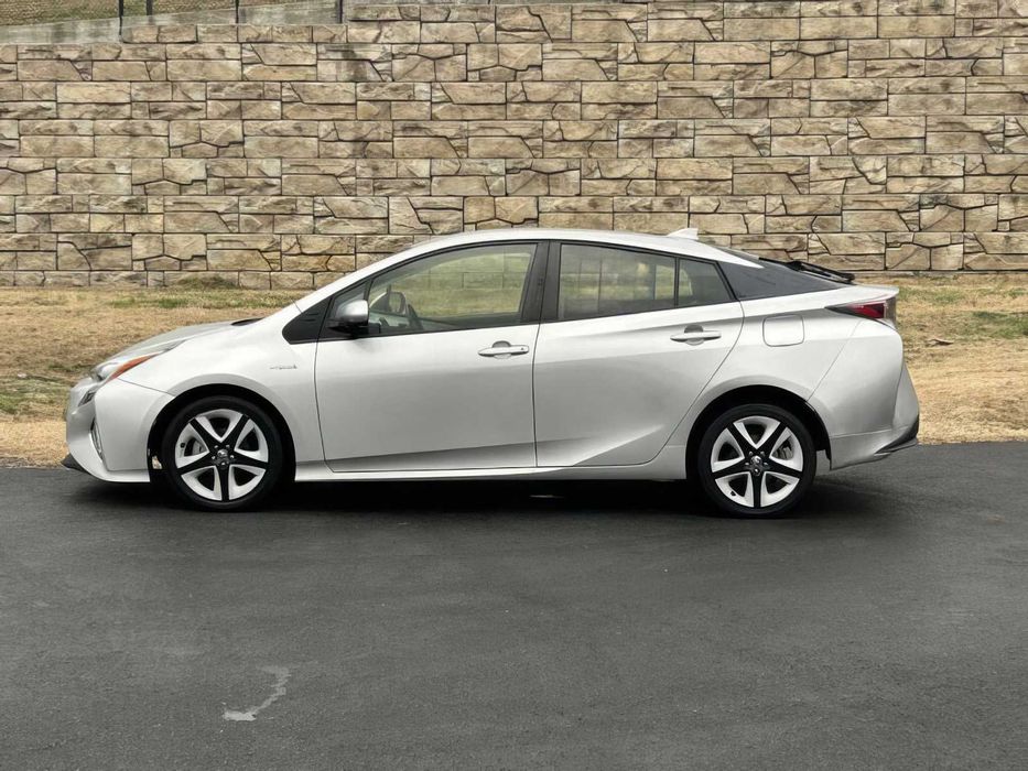 Toyota Prius      2016