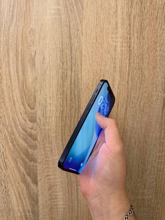 Продам iphone 12