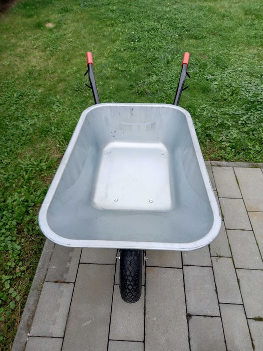 Taczka ogrodowa ocynkowana