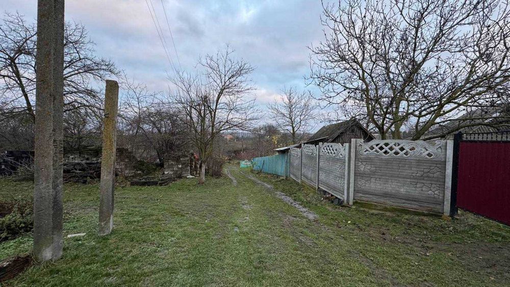 Продам земельну ділянку 11 соток с. Щітки