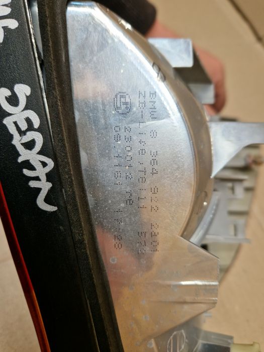 Lampa prawa tylna prawy tył BMW E46 przedlift sedan