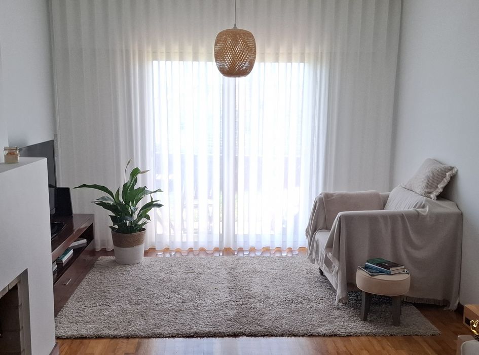 2 Carpetes  pelo curto - cor bege