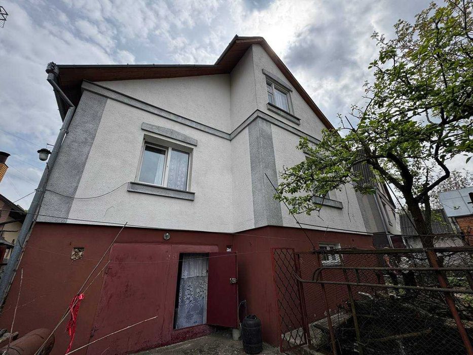 4к Будинок , Центр Міста ,приватизована ділянка 6сот. ,двохповерховий будинок , загал площа 187кв.м.,Індив. газове опалення, Жилий стан