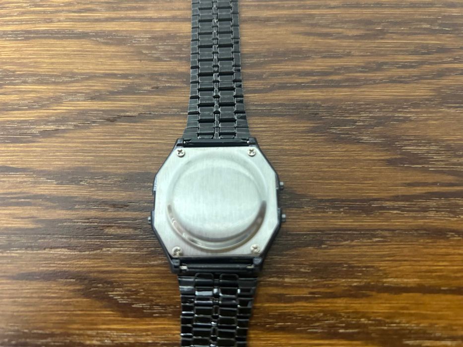 zegarek elektroniczny LCD bransoleta styl klasyk retro vintage