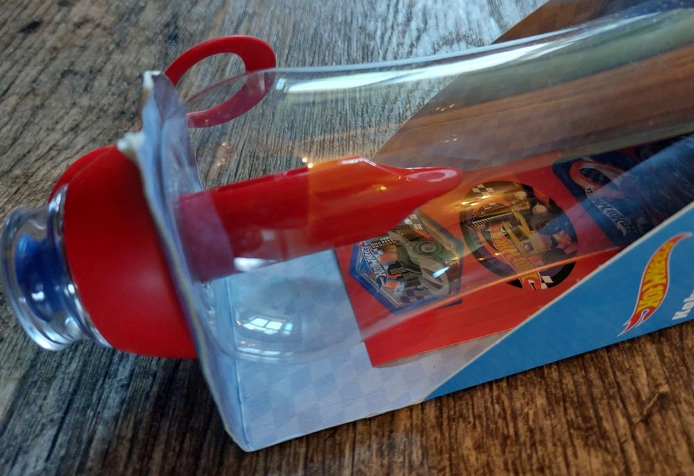 Hot Wheels butelka Dafi z filtrem i naklejkami, nowa.