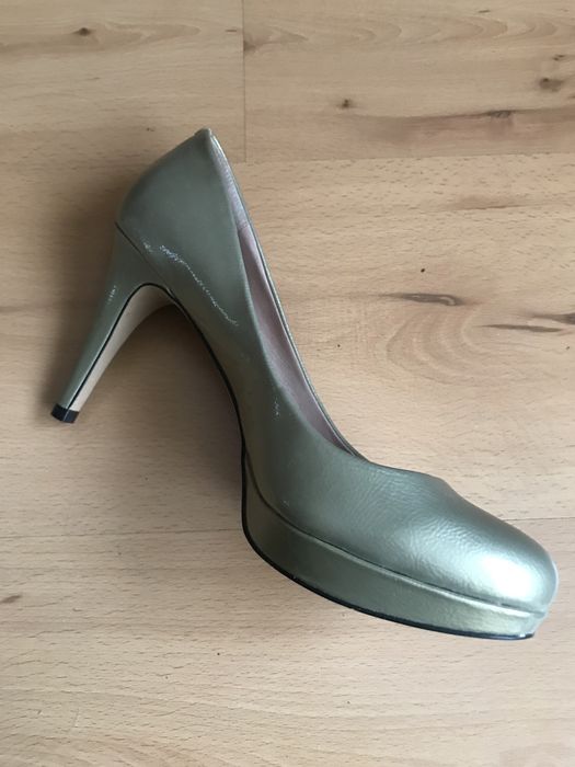 Buty na obcasie oliwkowe