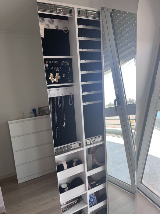 Espelho com muita arrumação