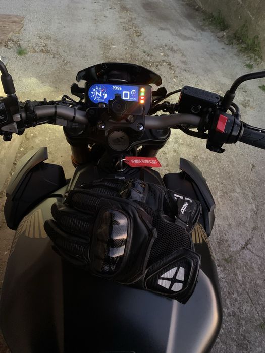 HONDA CB650R 2021- Muitos extras