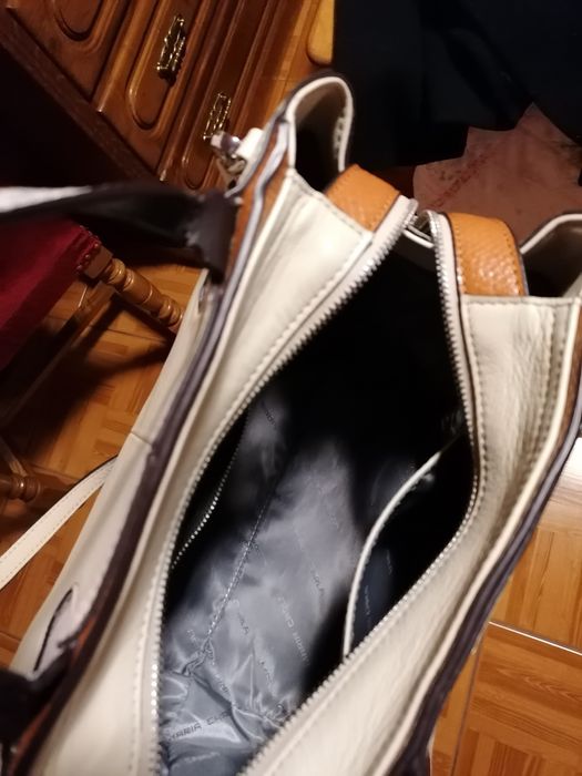 Carteira da Maria Carla em pele