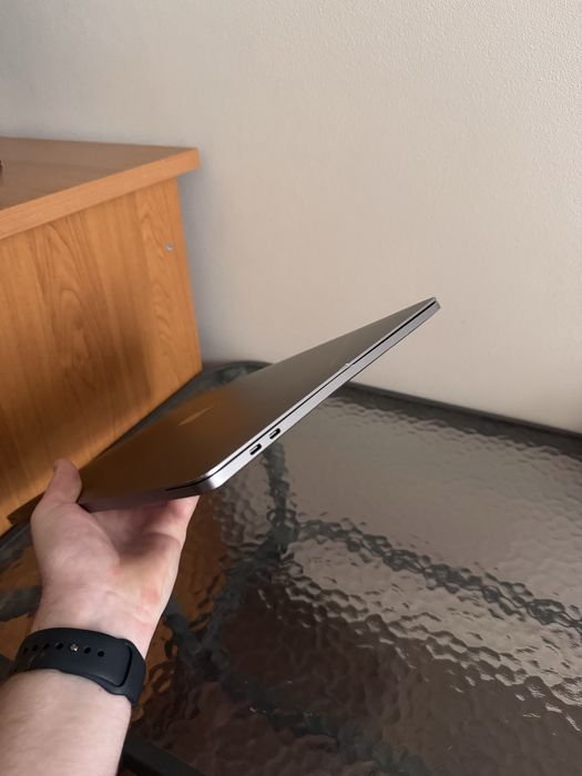 MacBook Pro 15" 2018 (Core i9 2.9GHz/16GB RAM / 1TB SSD/Radeon Pro560X