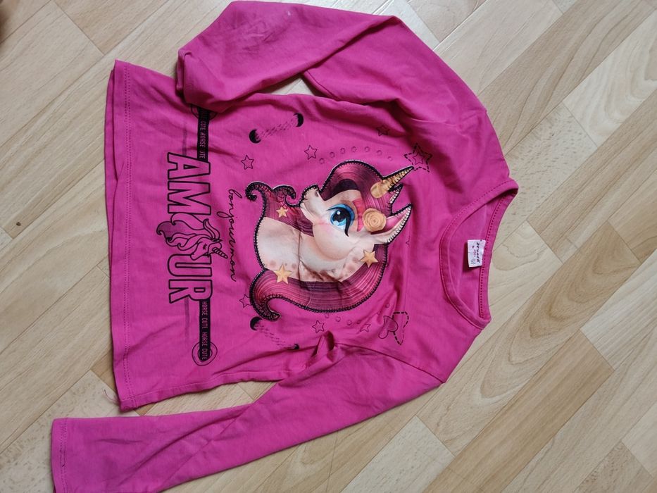 Ubrania dla dziewczynki 122