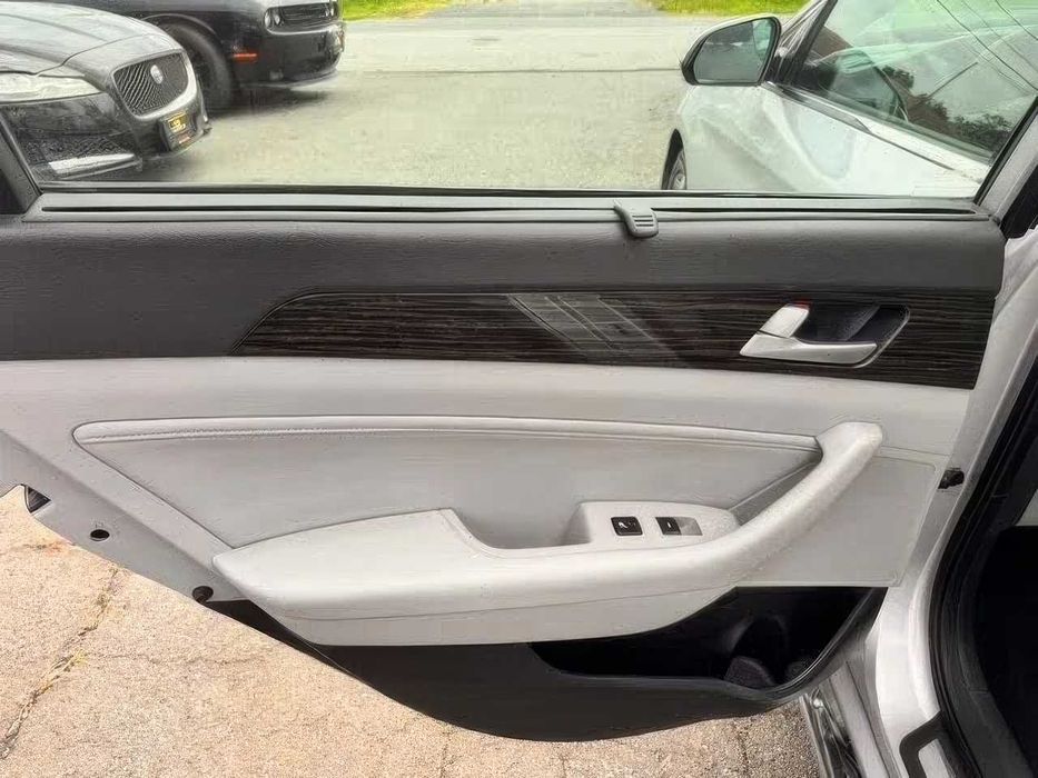 Hyundai Sonata Limited      2015