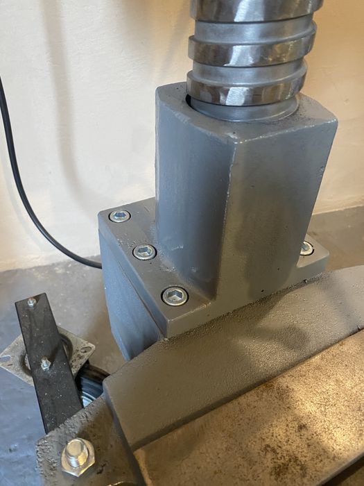 Продам сверлильный станок 2м112 с частотником на 220в