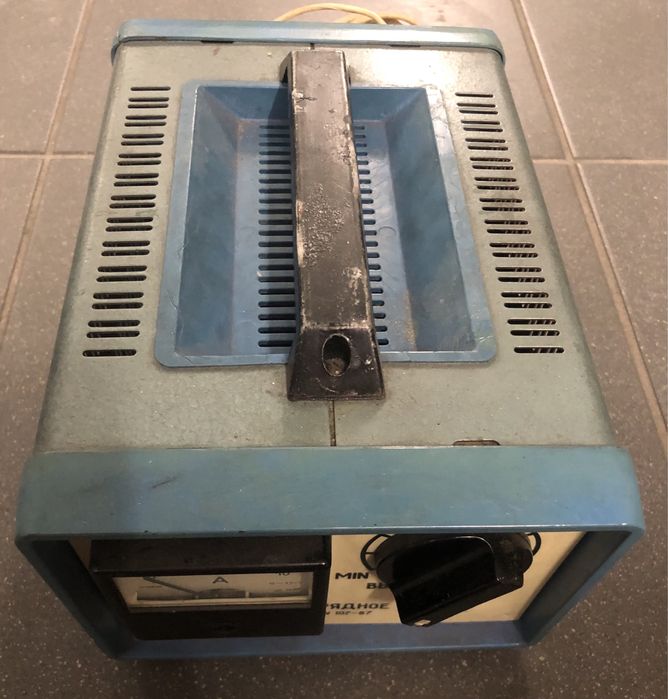 •Kolekcjonerski Rosyjski Prostownik Radziecka Ładowarka ZSRR CCCP 1989