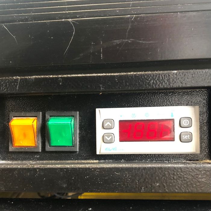 Холодильна шафа UBC Ice Stream Large подвійні скляні двері, гарантія