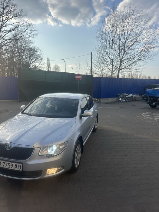 Продам шкоду суперб 1.8 автомат 2013 газ/бензин