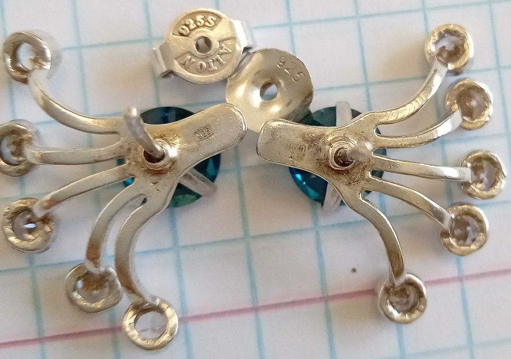 Сережки серьги гвоздики з синіми каменями, срібло 925 проба, вага 4,25