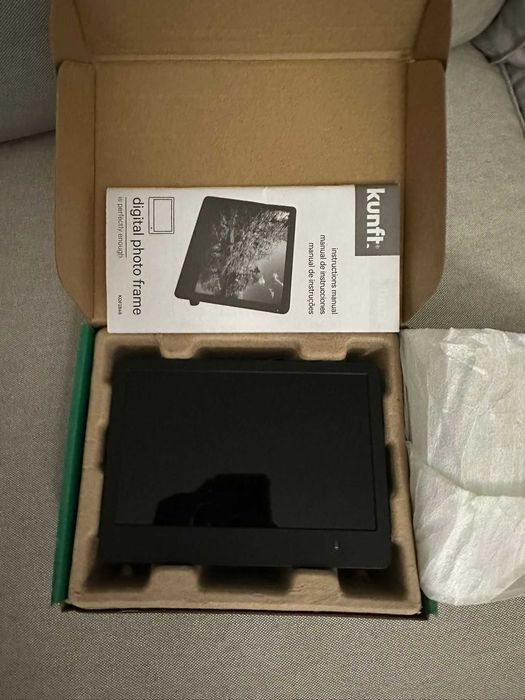 Moldura digital nova + calendário 8" com controlo remoto