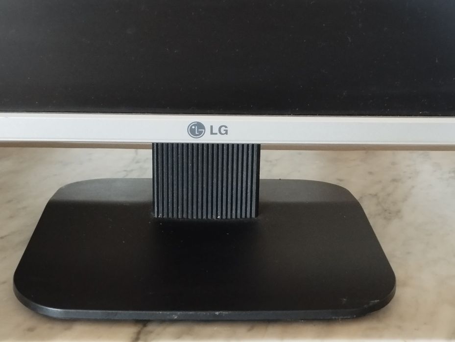 Monitor LG 19' VGA