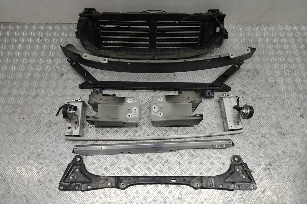Панель комплектна VOLVO XC60 радіатор інтеркулер усілітєль дифузор