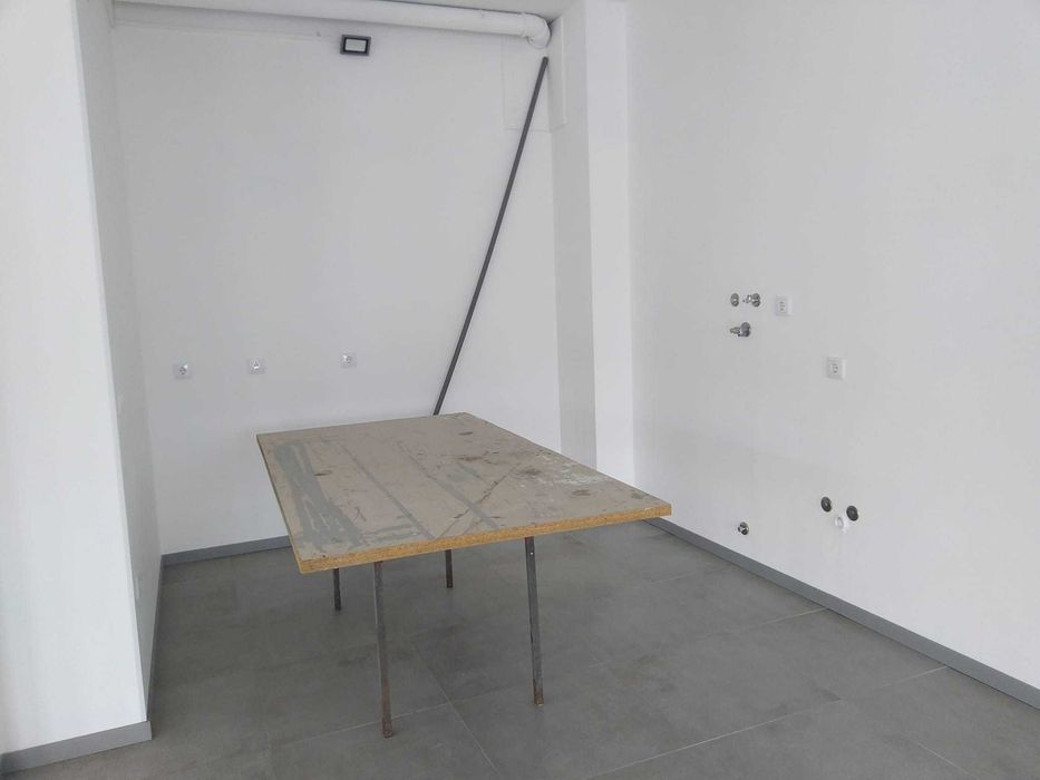 Arrenda-se Loja em São João de Ver