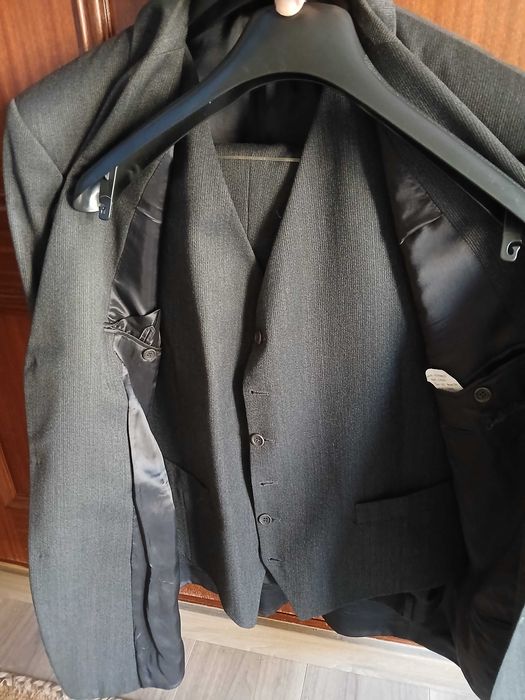 Fato completo de inverno,para homem. Marca: Carlo Viscontii