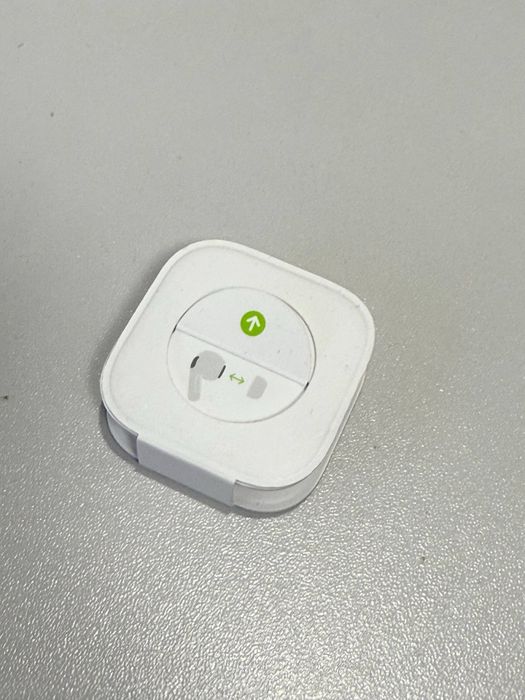 Чохол / бампер для AirPods Pro в ідеальному стані!