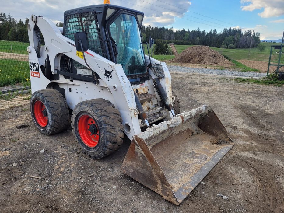 Wynajem miniładowarki bobcat s250