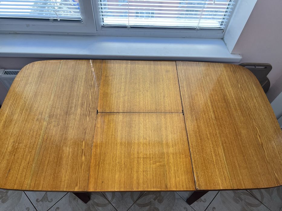 Стіл деревʼяний обідній розкладний