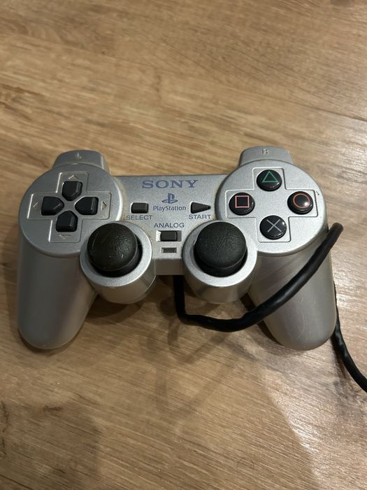 Comando PS2,  prateado