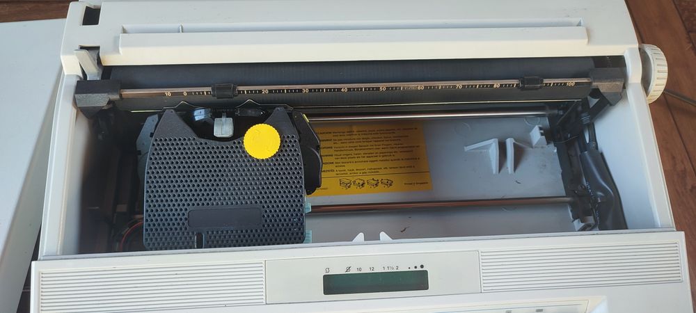 Máquina escrever elétrica