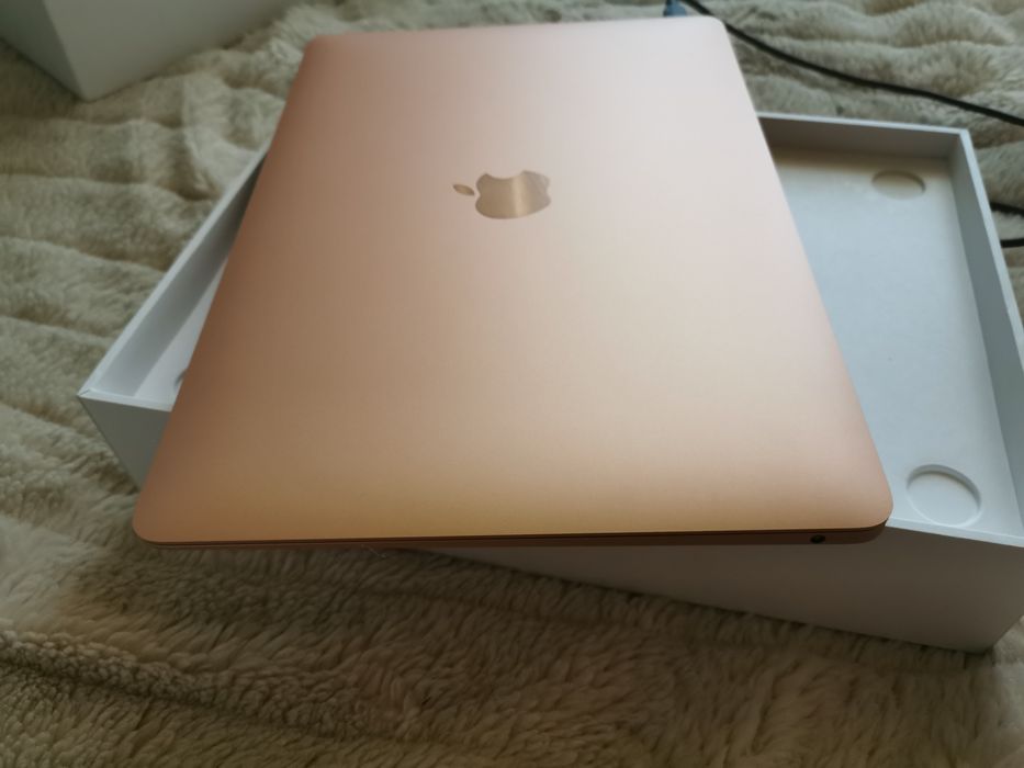 Laptop macbook air Gold tylko 68 cykli jak nowy