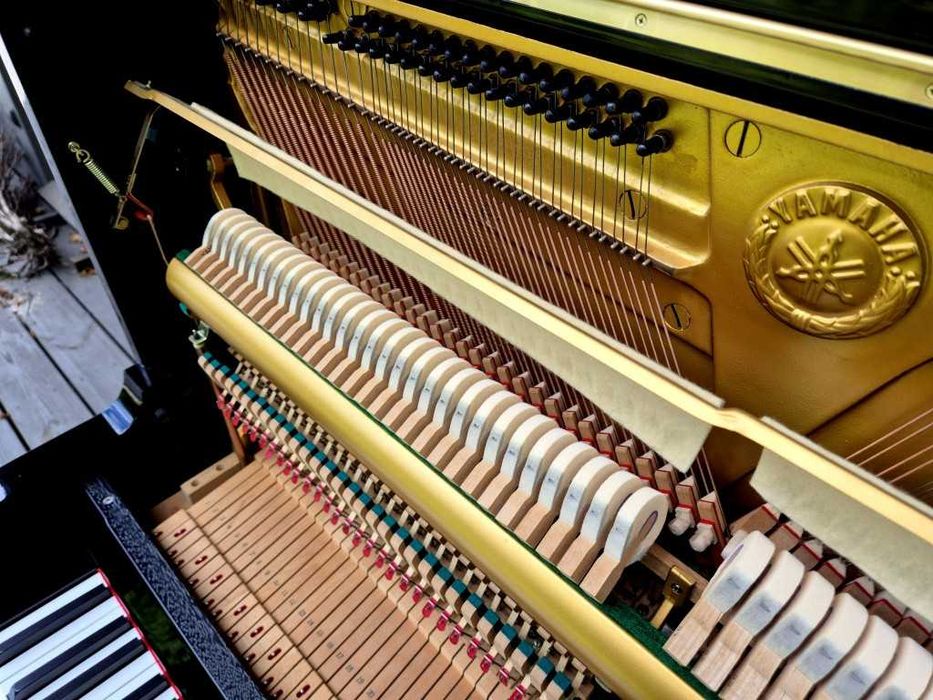 Pianino YAMAHA U1 121cm 1981r CZARNY POŁYSK