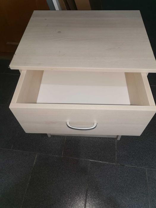 Mesa de cabeceira