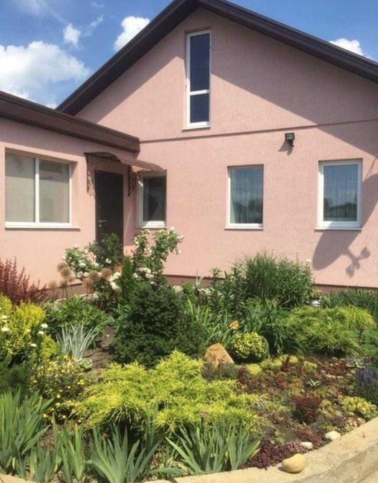 Гарний компактний будинок з якісним ремонтом в селищі Солоницівка