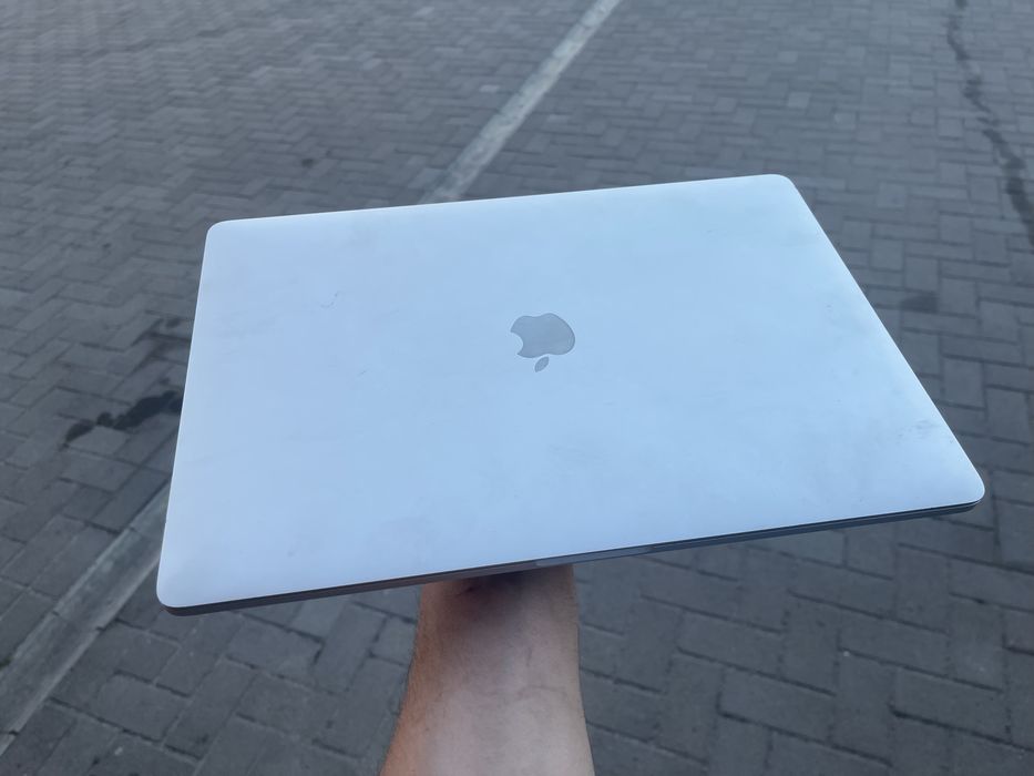 MacBook Pro 15" 2018 + подарунок / i7 / 16GB / 512GB SSD + Швидка зарядка 125W