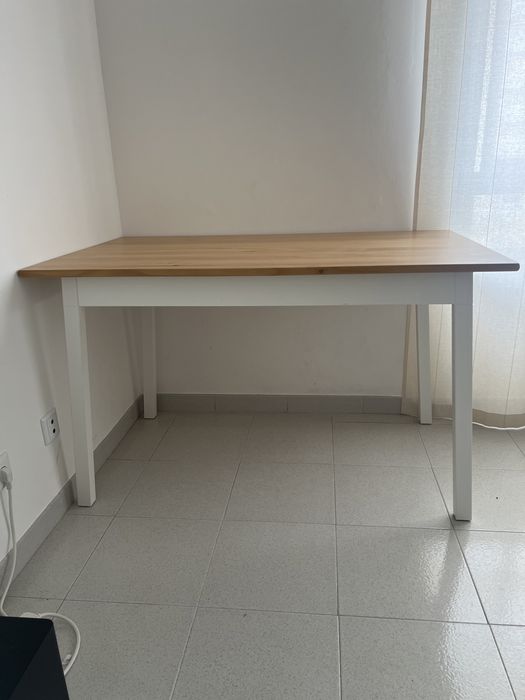 Mesa de 4 lugares