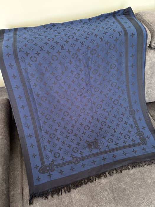 Szalik Louis Vuitton