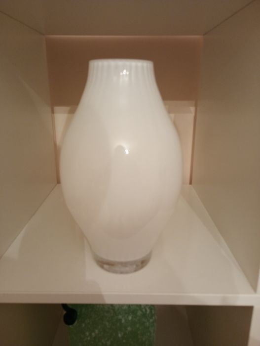 Wazon szklany biały 27cm
