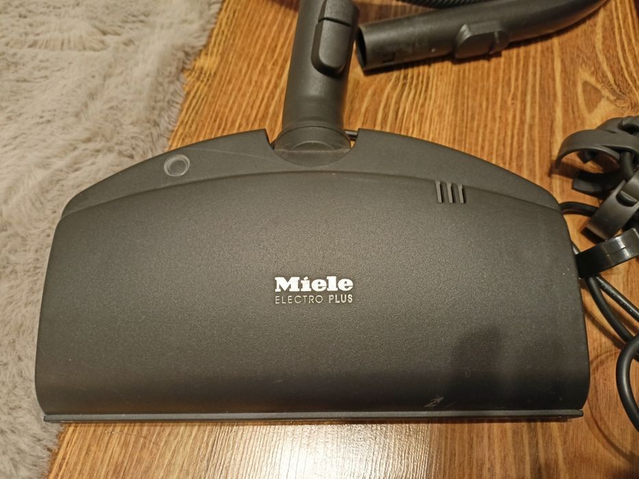 Elektroszczotka miele SB 216-2