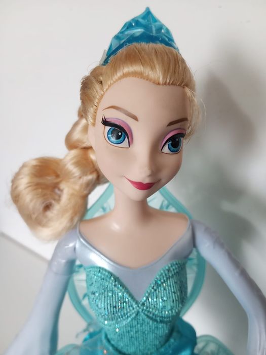Frozen Reino do Gelo, 3 bonecas Elsa 30€