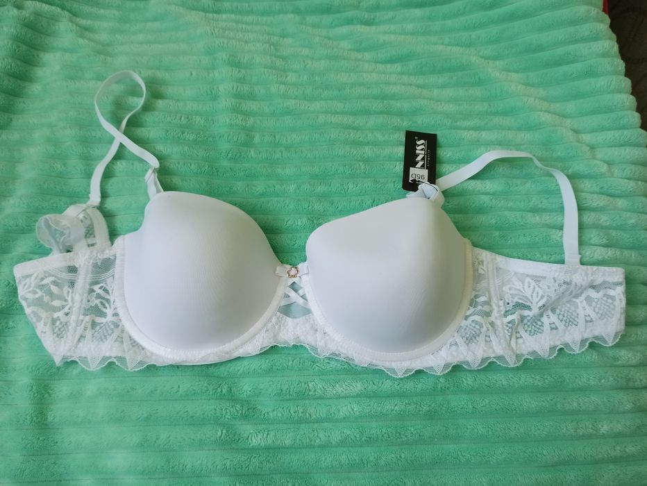 Бустгальтер білий