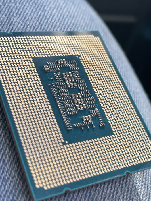 Intel Core i7-12700 Processor447290634268190721