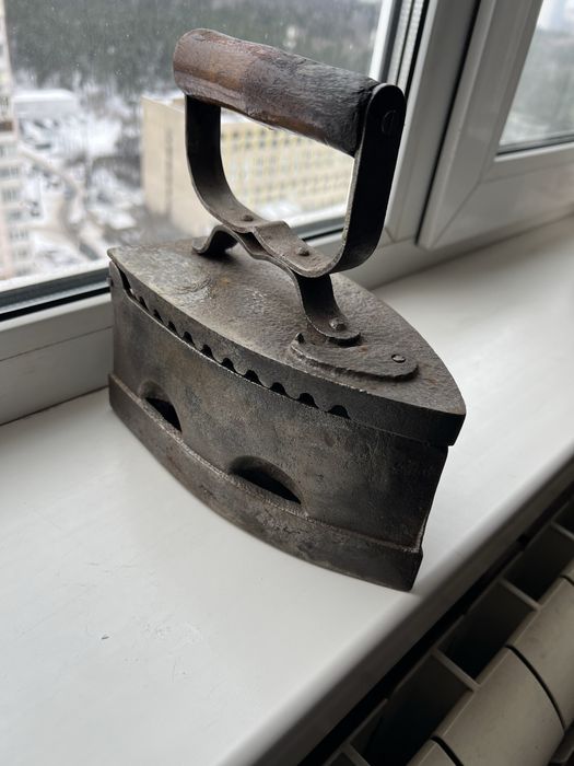 Продам утюг на углю