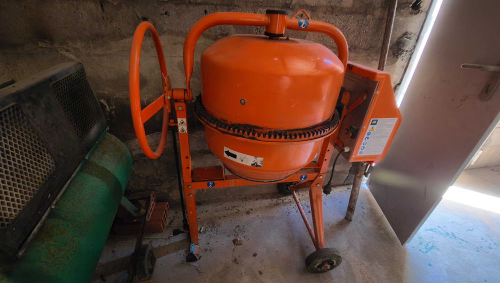 Betoneira Miral 100Litros (ALUGUER)