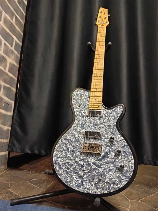 gitara elektryczna Godin Radiator Black Onyx Maple Fretboard