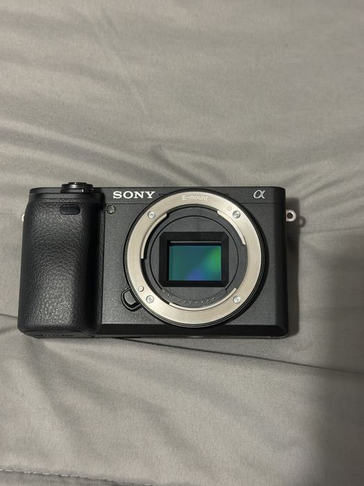 Sony A6400 + 16-50mm