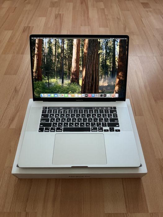 MacBook Pro 16 2019 i7 / 16 GB / 512 GB Silver