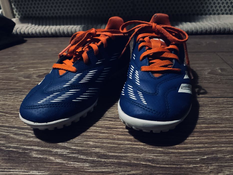 Turfy Adidas, rozmiar 34. Stan bardzo dobry.